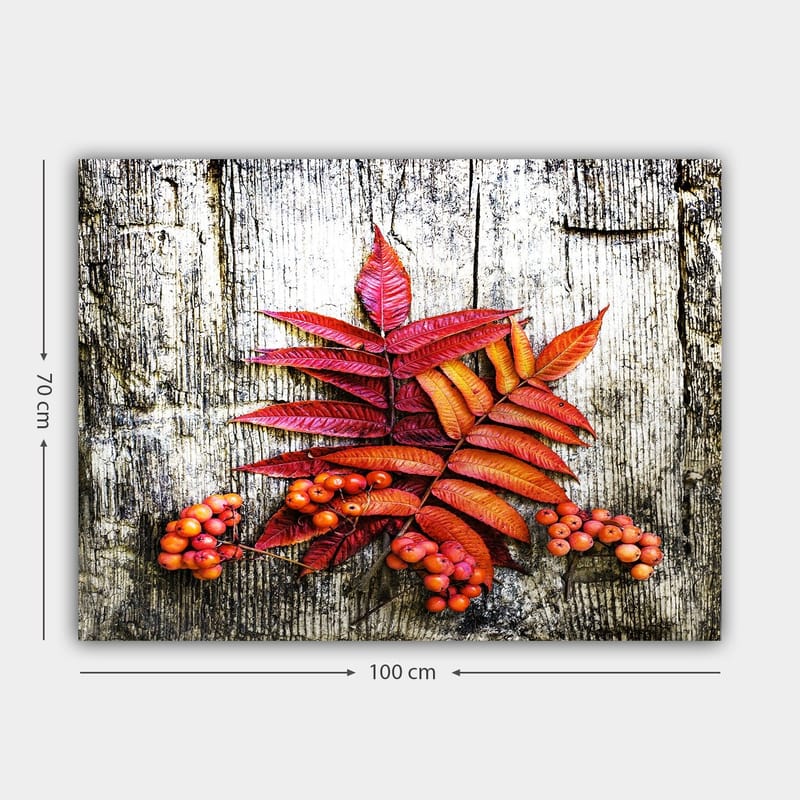 Canvas taulu 70x100 cm - Värikkäitä syksyn lehtiä ja marjoja puupinnalla - Punainen / Oranssi / Keltainen - Sisustustuotteet - Taulu & taide - Canvas-taulu