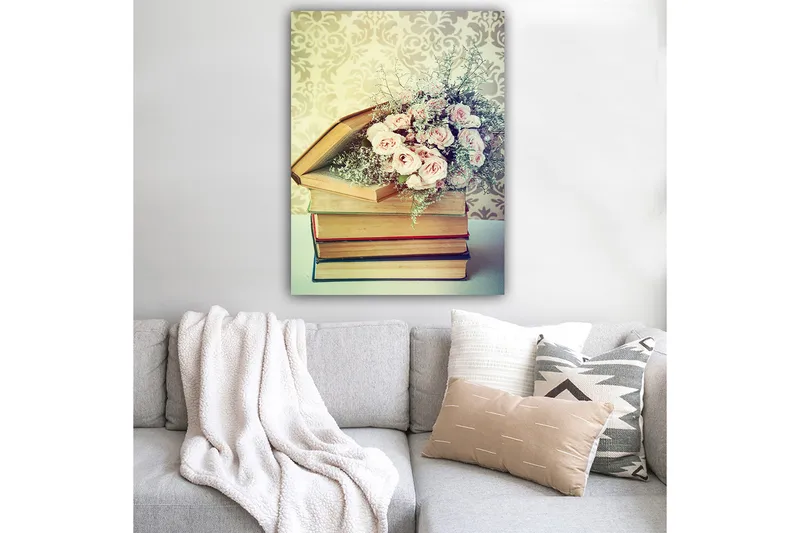 Canvas taulu 70x100 cm - Vaaleanpunaisten ruusujen kimppu kirjapinon päällä - Vaaleanpunainen / Beige / Vihreä - Sisustustuotteet - Taulu & taide - Canvas-taulu
