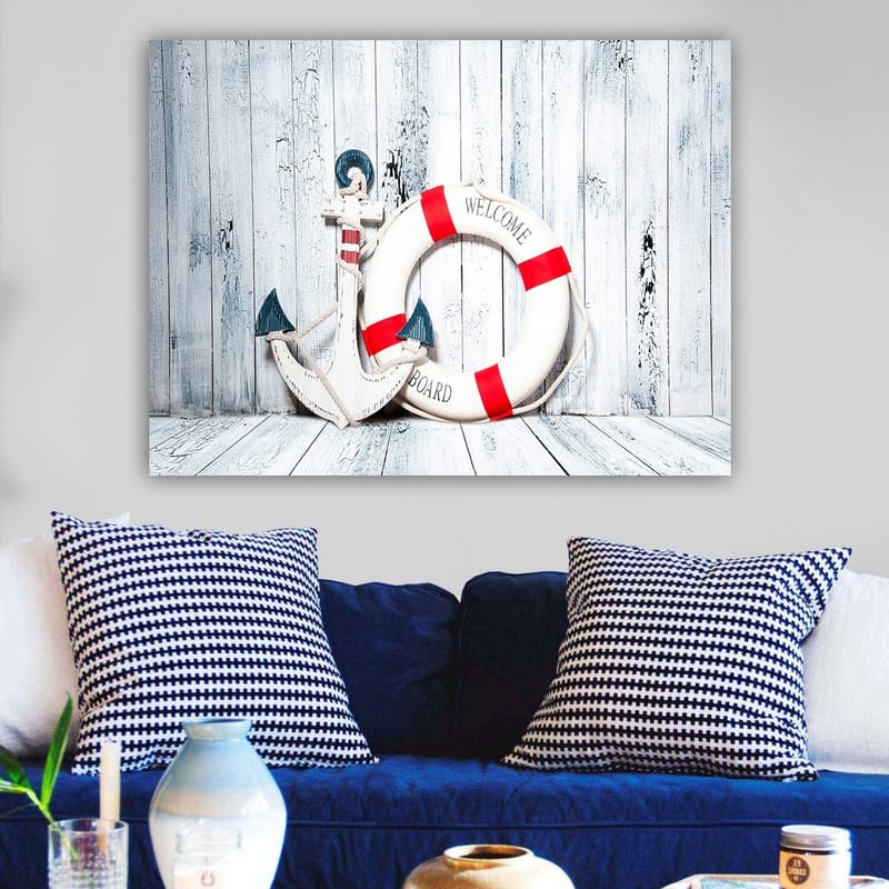 Canvas taulu 70x100 cm - Valkoinen pelastusrengas punaisilla yksityiskohdilla ja ankkurin muotoisella koristeella merihenkisessä tyylissä - Valkoinen / Punainen / Sininen - Sisustustuotteet - Taulu & taide - Canvas-taulu