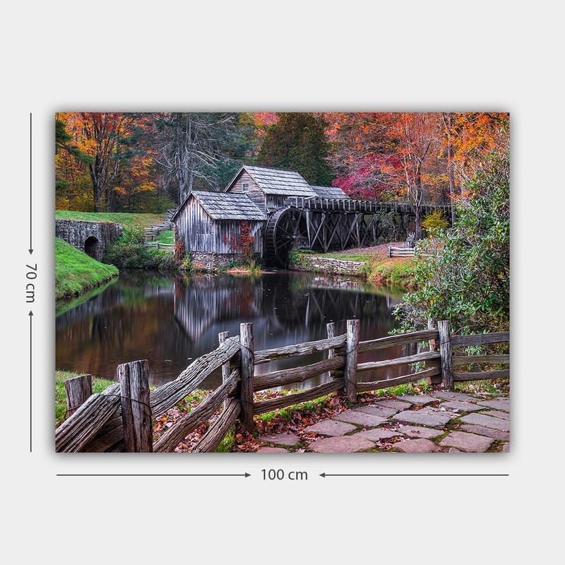 Canvas taulu 70x100 cm - Vanha mylly peilimäisen järven rannalla syksyn väreissä - Punainen / Vihreä / Ruskea - Sisustustuotteet - Taulu & taide - Canvas-taulu