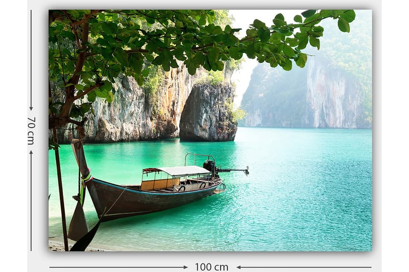 Canvas taulu 70x100 cm - Vene makaa paikallaan trooppisella rannalla, kivien ja kirkkaan turkoosin veden ympäröimänä - Turkoosi / Vihreä / Ruskea - Sisustustuotteet - Taulu & taide - Canvas-taulu