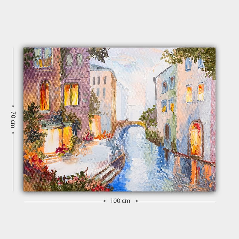 Canvas taulu 70x100 cm - Viehättävä kanava värikkäine taloineen ja veteen heijastuva silta - Vaaleansininen / Violetti / Oranssi - Sisustustuotteet - Taulu & taide - Canvas-taulu