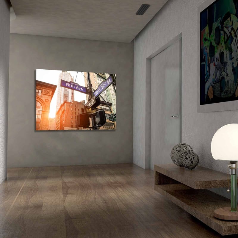 Canvas taulu 70x100 cm - Vilkas kaupunkikuva liikennemerkeillä suurkaupungin risteyksessä - Sininen / Ruskea / Vihreä - Sisustustuotteet - Taulu & taide - Canvas-taulu