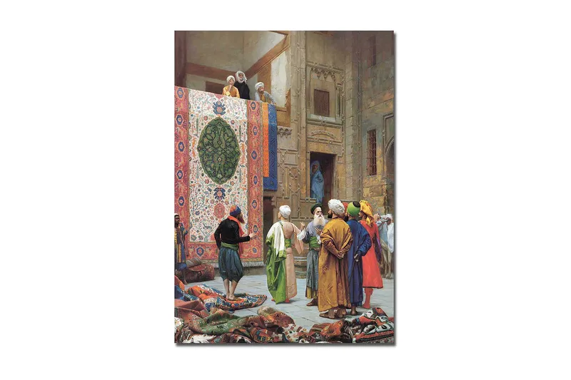 Canvas taulu 70x100 cm - Vilkas markkinapaikka, jossa miehet keskustelevat ja ihailevat suurta, värikästä mattoa, Punainen / Vihreä / Sininen