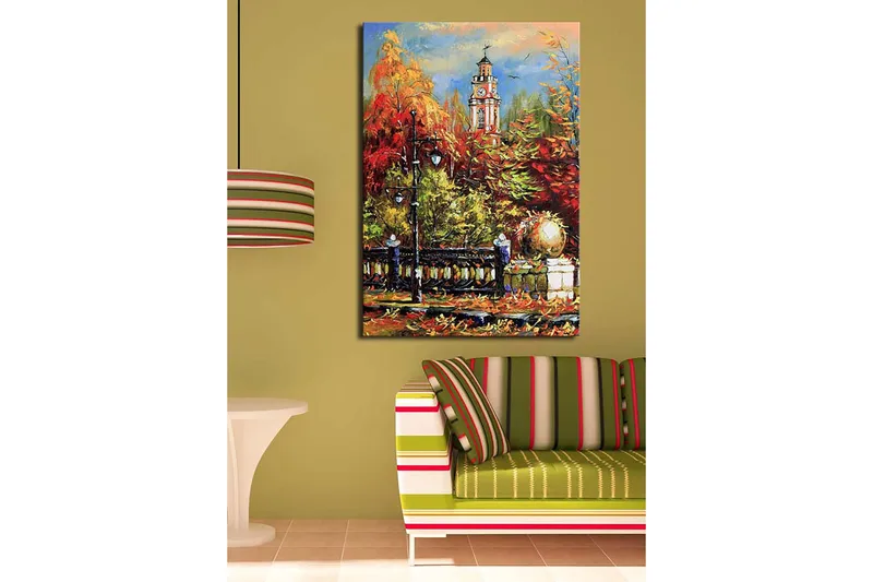 Canvas taulu 70x100 cm - Vilkas syysmaisema, taustalla kellotorni värikkäiden puiden ja valojen ympäröimänä - Punainen / Oranssi / Vihreä - Sisustustuotteet - Taulu & taide - Canvas-taulu