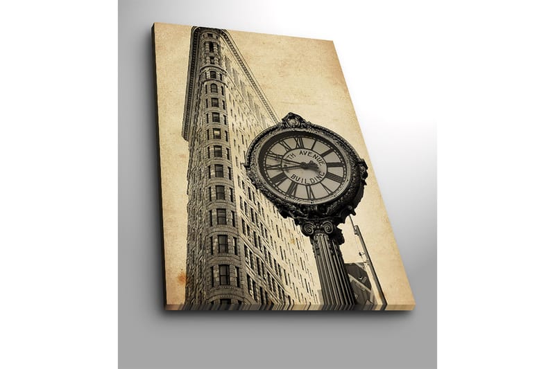 Canvas taulu 70x100 cm - Vintage-kello ikonisen rakennuksen juurella New Yorkissa - Musta / Harmaa / Beige - Sisustustuotteet - Taulu & taide - Canvas-taulu