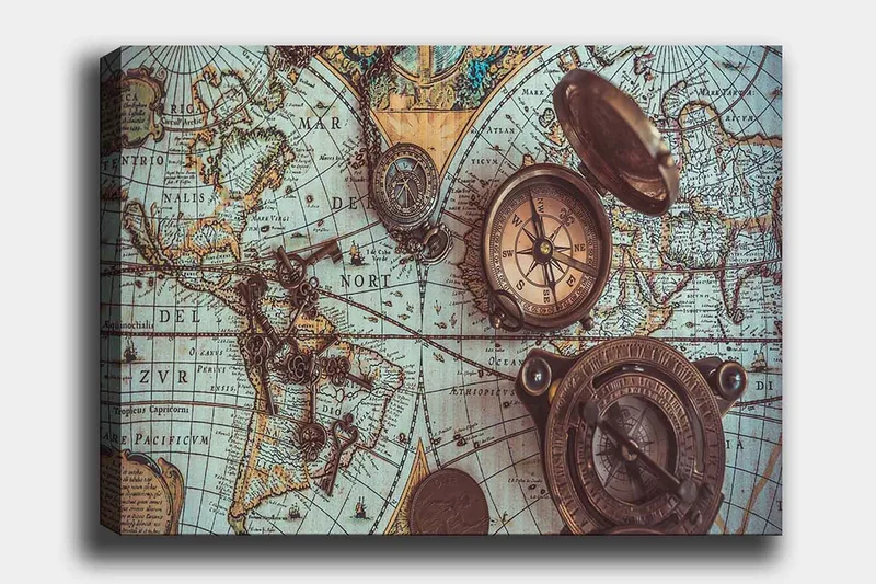 Canvas taulu 70x100 cm - Vintage-maailmankartta, jonka pääaiheena on kompassi ja avaimet, Sininen / Ruskea / Kulta