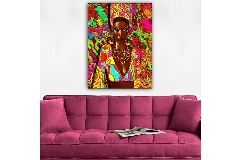 Canvas taulu 70x100 cm - Voimakas nainen värikkäissä vaatteissa, ilmeikkäät kasvot ja korut - Vihreä / Vaaleanpunainen / Oranssi - Sisustustuotteet - Taulu & taide - Canvas-taulu