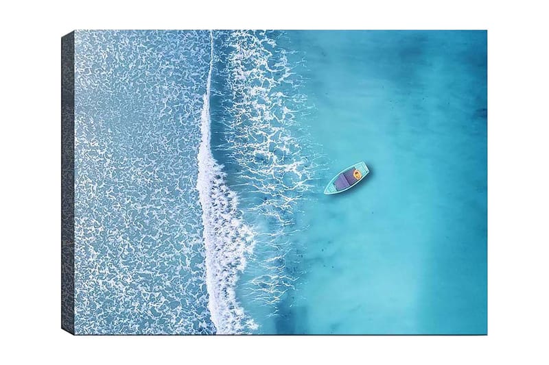 Canvas taulu 70x100 cm - Yksinäinen vene kirkkaalla, turkoosilla merellä, valkoisten aaltojen vyöryessä kohti rantaa, Turkoosi / Valkoinen