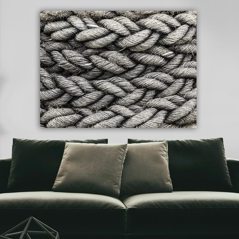 Canvas taulu 70x100 cm - Yksityiskohtainen lähikuva punotusta köydestä, jonka tekstuuri korostaa sen rakennetta ja materiaalia - Harmaa / Musta - Sisustustuotteet - Taulu & taide - Canvas-taulu