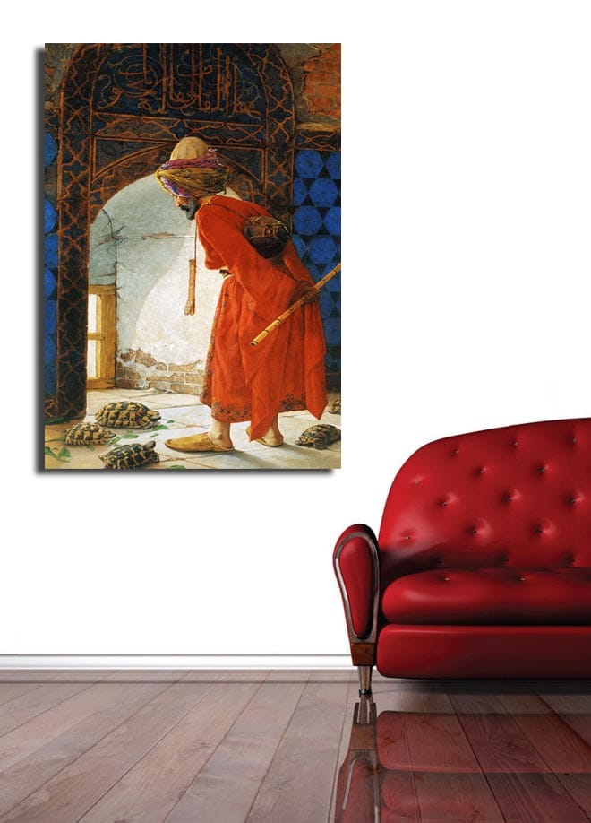 Canvas taulu 70x100 cm - Punakaapuinen mies seisoo oviaukolla ja katsoo lattialla olevia kilpikonnia - Punainen / Sininen / Beige - Sisustustuotteet - Taulu & taide - Canvas-taulu