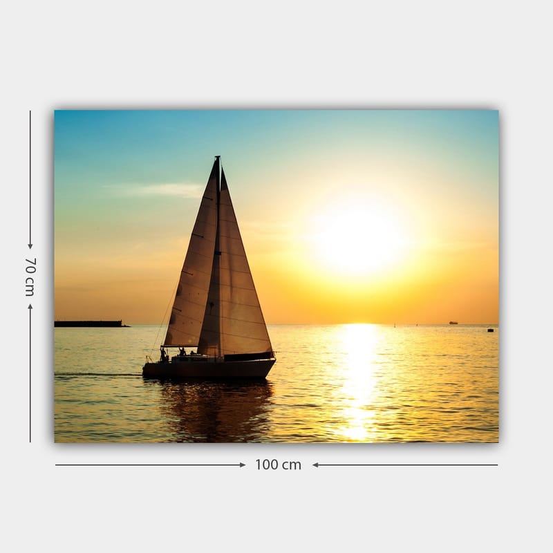 Canvas taulu 70x100 cm - Purjevene liukuu peilimäisen järven yli auringonlaskun kultaisessa valossa - Kulta / Sininen / Valkoinen - Sisustustuotteet - Taulu & taide - Canvas-taulu