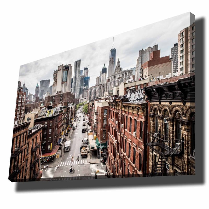 Canvas taulu 70x100 cm - Panoraamanäkymä kaupunkiin korkeine rakennuksineen ja vilkkaine katuineen, Tummanpunainen / Harmaa / Beige