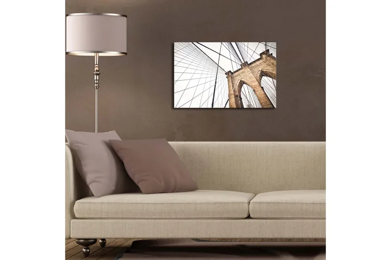 Canvas-taulu 70x45 cm - Brooklynin sillasta perspektiivissä, jossa keskitytään kaariin ja kaapeleihin - Beige / Musta / Valkoinen - Sisustustuotteet - Taulu & taide - Canvas-taulu