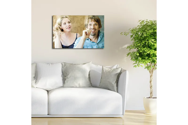 Canvas-taulu 70x45 cm - Muotokuva kahdesta ihmisestä rennossa keskustelussa - Ihonväri / Vaaleansininen / Beige - Sisustustuotteet - Taulu & taide - Canvas-taulu