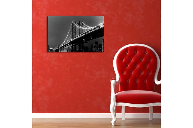 Canvas-taulu 70x45 cm - Mustavalkoinen kuva sillasta, jonka valopisteet kimaltelevat yössä - Musta / Valkoinen - Sisustustuotteet - Taulu & taide - Canvas-taulu