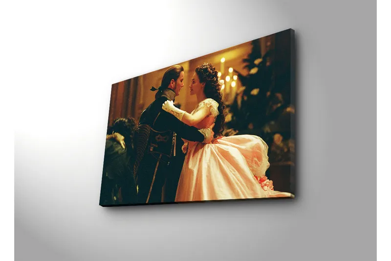 Canvas-taulu 70x45 cm - Romanttinen tanssi kahden historiallisissa vaatteissa olevan ihmisen välillä - Vaaleanpunainen / Musta / Kulta - Sisustustuotteet - Taulu & taide - Canvas-taulu