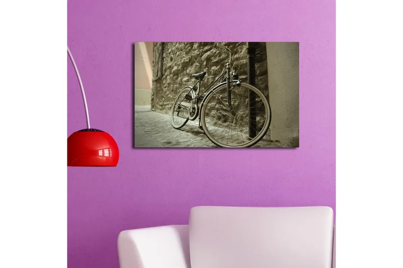 Canvas-taulu 70x45 cm - Polkupyörä nojaa kivimuuriin - Harmaa / Musta / Beige - Sisustustuotteet - Taulu & taide - Canvas-taulu
