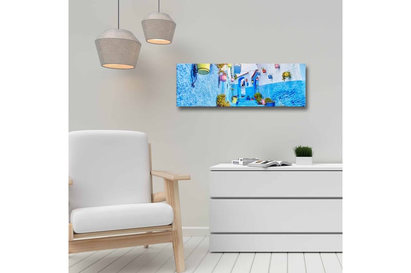 Canvas-taulu - Kaunis kuja sinisine seinine ja värikkäine kukkaruukkuineen - Sininen / Valkoinen / Keltainen - Sisustustuotteet - Taulu & taide - Canvas-taulu