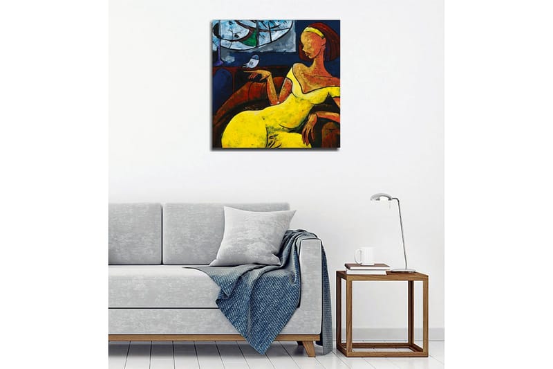 Canvas-taulu - Keltaiseen mekkoon pukeutunut nainen istuu lintu kädessään - Keltainen / Sininen / Punainen - Sisustustuotteet - Taulu & taide - Canvas-taulu