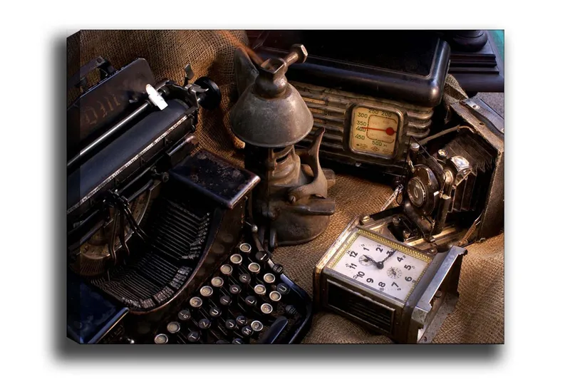 Canvas-taulu - Kokoelma vintage-kirjoituskoneita ja vanhoja kodinkoneita, Musta / Ruskea / Harmaa