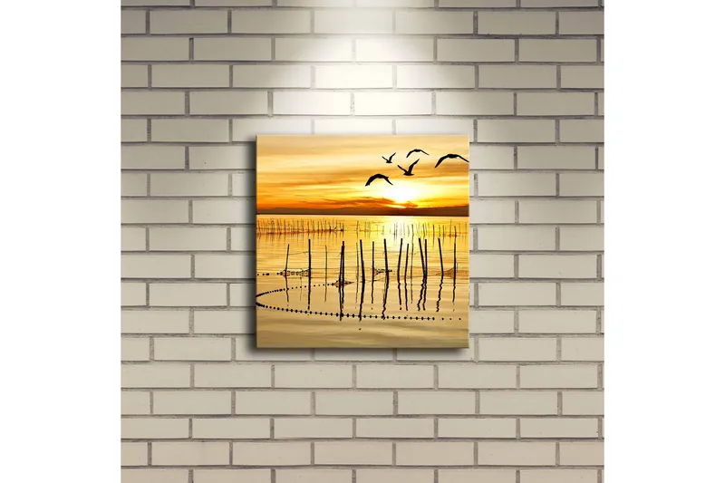 Canvas-taulu LED-valaistuksella 28x28 cm - Auringonlasku tyynen veden yllä lennossa olevien lintujen kanssa - Kulta / Oranssi / Ruskea - Sisustustuotteet - Taulu & taide - Canvas-taulu