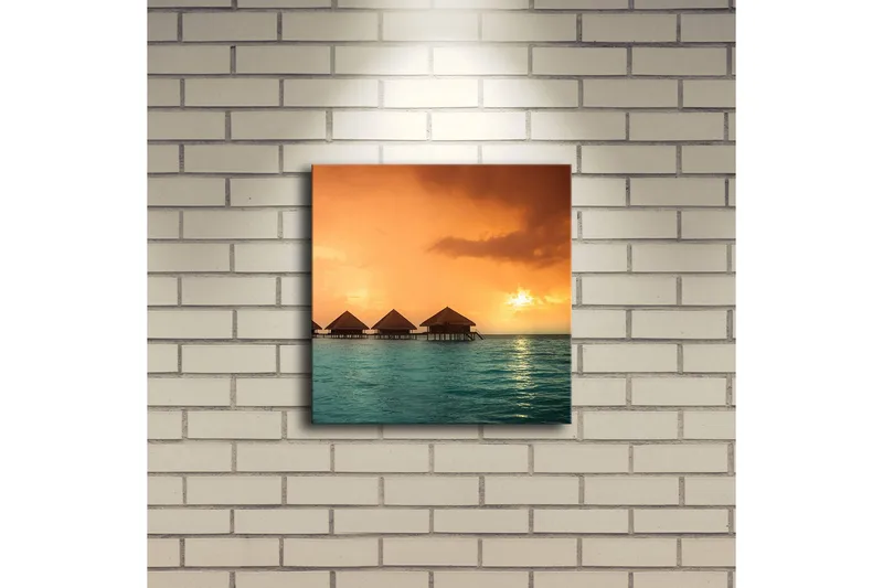 Canvas-taulu LED-valaistuksella 28x28 cm - Auringonlasku Tyynenmeren yllä veden päällä olevalla talolla - Oranssi / Turkoosi - Sisustustuotteet - Taulu & taide - Canvas-taulu