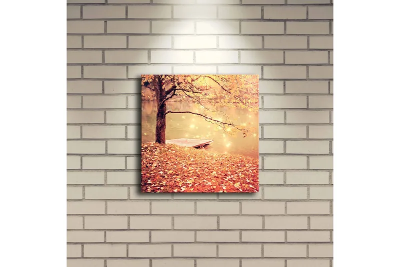 Canvas-taulu LED-valaistuksella 28x28 cm - Kaunis syysmaisema, jossa puu ja vene peilimäisen järven rannalla - Oranssi / Kulta / Ruskea - Sisustustuotteet - Taulu & taide - Canvas-taulu