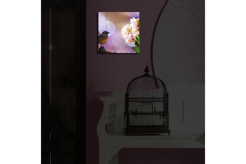 Canvas-taulu LED-valaistuksella 28x28 cm - Lintu oksalla, kukat keskipisteenä - Vaaleanpunainen / Vihreä / Violetti - Sisustustuotteet - Taulu & taide - Canvas-taulu