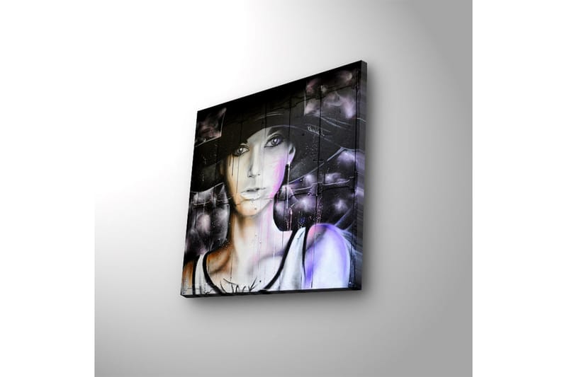Canvas-taulu LED-valaistuksella 28x28 cm - Muotokuva naisesta hattu päässä ja salaperäinen ilme - Musta / Violetti / Valkoinen - Sisustustuotteet - Taulu & taide - Canvas-taulu