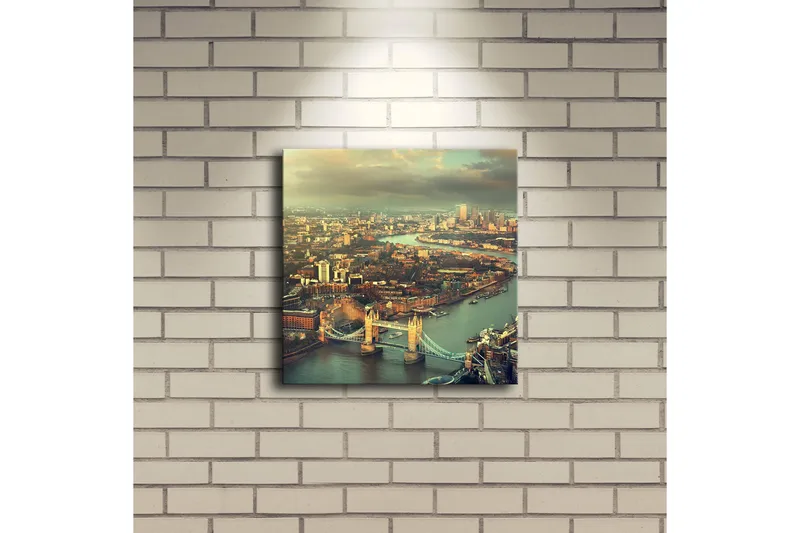 Canvas-taulu LED-valaistuksella 28x28 cm - Näkymä kaupunkiin, jokeen ja siltoihin - Vihreä / Sininen / Beige - Sisustustuotteet - Taulu & taide - Canvas-taulu