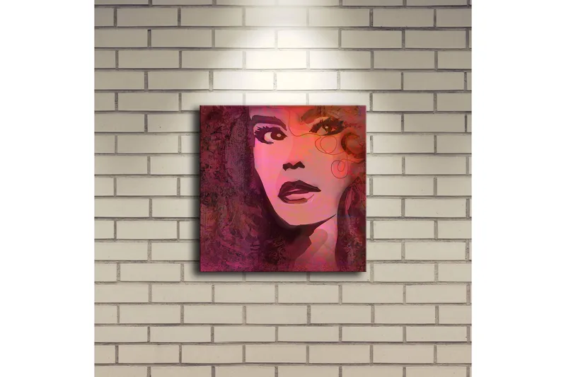 Canvas-taulu LED-valaistuksella 28x28 cm - Naisen muotokuva vahvoine ilmeineen ja värikkäine yksityiskohtineen - Vaaleanpunainen / Violetti / Musta - Sisustustuotteet - Taulu & taide - Canvas-taulu