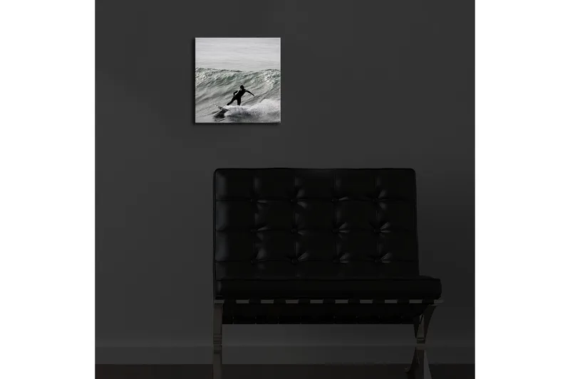 Canvas-taulu LED-valaistuksella 28x28 cm - Surffaaja aaltojen nappaamisessa toiminnassa - Harmaa / Musta / Valkoinen - Sisustustuotteet - Taulu & taide - Canvas-taulu