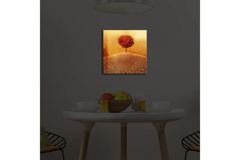 Canvas-taulu LED-valaistuksella 28x28 cm - Yksinäinen punainen puu kultaisella kukkulalla - Punainen / Kulta / Beige - Sisustustuotteet - Taulu & taide - Canvas-taulu
