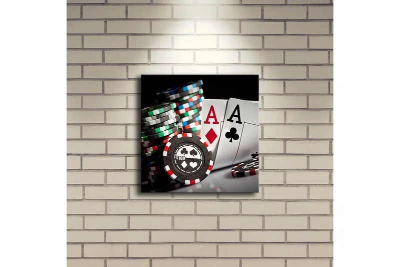 Canvas-taulu LED-valaistuksella 28x28 cm - Pelikortit ja pokeripelimerkit keskipisteenä - Musta / Punainen / Vihreä - Sisustustuotteet - Taulu & taide - Canvas-taulu