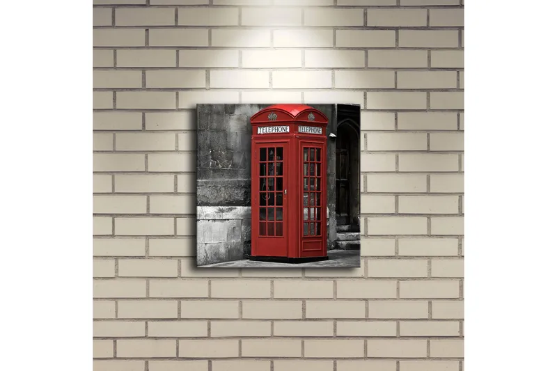 Canvas-taulu LED-valaistuksella 28x28 cm - Punainen puhelinkoppi mustavalkoista taustaa vasten - Punainen / Harmaa / Musta - Sisustustuotteet - Taulu & taide - Canvas-taulu