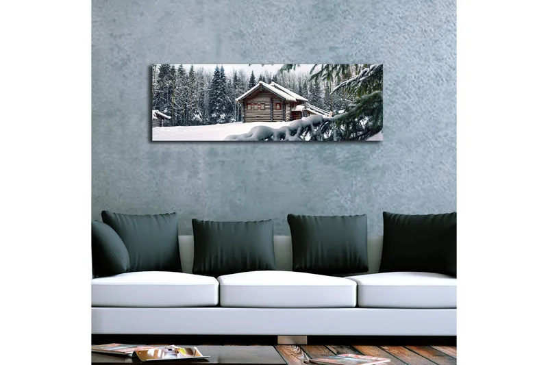 Canvas-taulu LED-valaistuksella 30x90 cm - Talvimaisema mökillä, jota ympäröi lumi ja kuusia - Valkoinen / Vihreä / Ruskea - Sisustustuotteet - Taulu & taide - Canvas-taulu