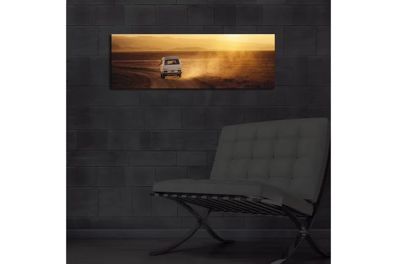 Canvas-taulu LED-valaistuksella 30x90 cm - Värikäs maisemakuva, jossa auto ajaa soratiellä - Kulta / Ruskea - Sisustustuotteet - Taulu & taide - Canvas-taulu
