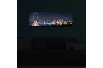Canvas-taulu LED-valaistuksella 30x90 cm - Yöllinen kaupunkikuva sillalla ja pilvenpiirtäjien silueteilla - Tummansininen / Vaaleanvihreä / Valkoinen - Sisustustuotteet - Taulu & taide - Canvas-taulu