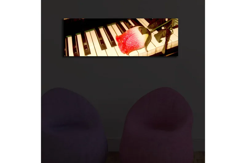 Canvas-taulu LED-valaistuksella 30x90 cm - Punainen ruusu pianolla mustavalkoisilla koskettimilla - Punainen / Musta / Valkoinen - Sisustustuotteet - Taulu & taide - Canvas-taulu