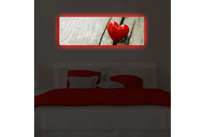 Canvas-taulu LED-valaistuksella 30x90 cm - Punainen sydämenmuotoinen koriste puupinnalla - Punainen / Ruskea - Sisustustuotteet - Taulu & taide - Canvas-taulu