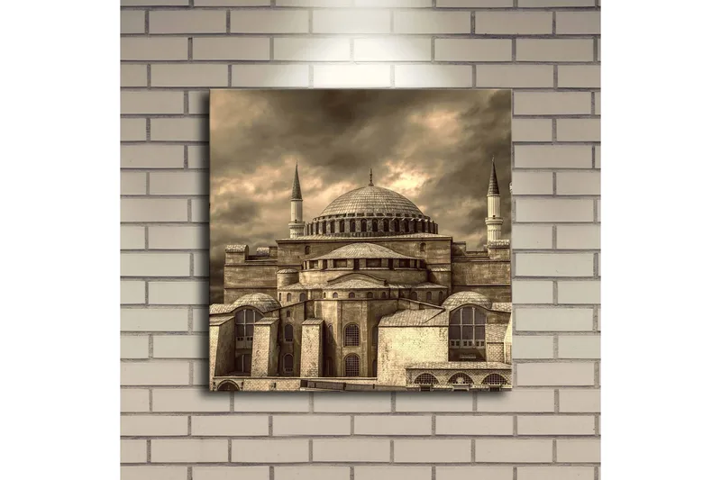 Canvas-taulu LED-valaistuksella 40x40 cm - Hagia Sofia Istanbulissa dramaattisella pilvisellä taivaalla tunnelmallisessa seepianvärissä - Beige / Tummanharmaa / Ruskea - Sisustustuotteet - Taulu & taide - Canvas-taulu