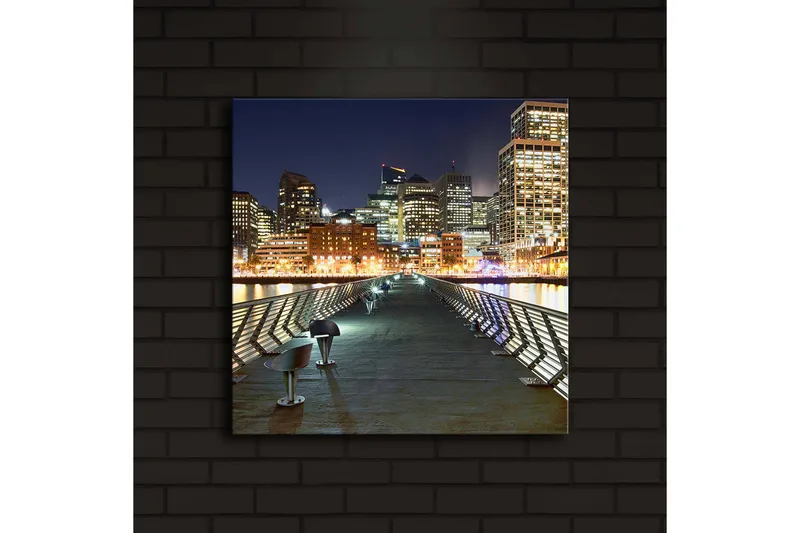 Canvas-taulu LED-valaistuksella 40x40 cm - Kaupungin siluetti yöllä ja valon heijastukset vedessä - Tummansininen / Harmaa / Oranssi - Sisustustuotteet - Taulu & taide - Canvas-taulu