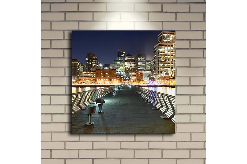 Canvas-taulu LED-valaistuksella 40x40 cm - Kaupungin siluetti yöllä ja valon heijastukset vedessä - Tummansininen / Harmaa / Oranssi - Sisustustuotteet - Taulu & taide - Canvas-taulu