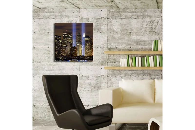Canvas-taulu LED-valaistuksella 40x40 cm - Kaupunkikuva valonsäteineen, jotka symboloivat kadonneiden elämien muistoa - Kulta / Sininen / Musta - Sisustustuotteet - Taulu & taide - Canvas-taulu