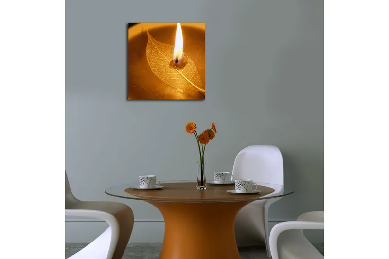 Canvas-taulu LED-valaistuksella 40x40 cm - Kynttilä palaa lehden päällä kulhossa - Kulta / Ruskea / Beige - Sisustustuotteet - Taulu & taide - Canvas-taulu