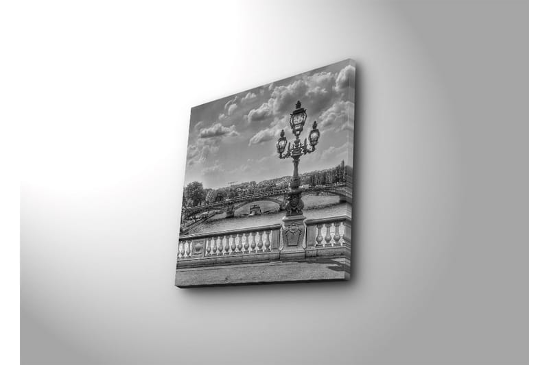 Canvas-taulu LED-valaistuksella 40x40 cm - Mustavalkoinen kaupunkikuva ja elegantti katulamppu sillan vieressä - Musta / Valkoinen / Harmaa - Sisustustuotteet - Taulu & taide - Canvas-taulu