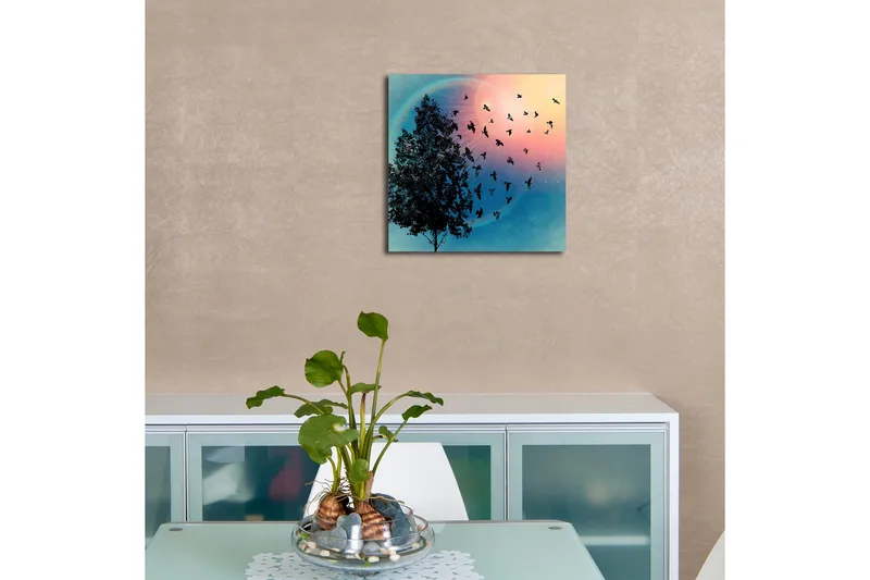 Canvas-taulu LED-valaistuksella 40x40 cm - Puun siluetti ja liitelevät linnut värikästä taustaa vasten - Sininen / Vaaleanpunainen / Vihreä - Sisustustuotteet - Taulu & taide - Canvas-taulu