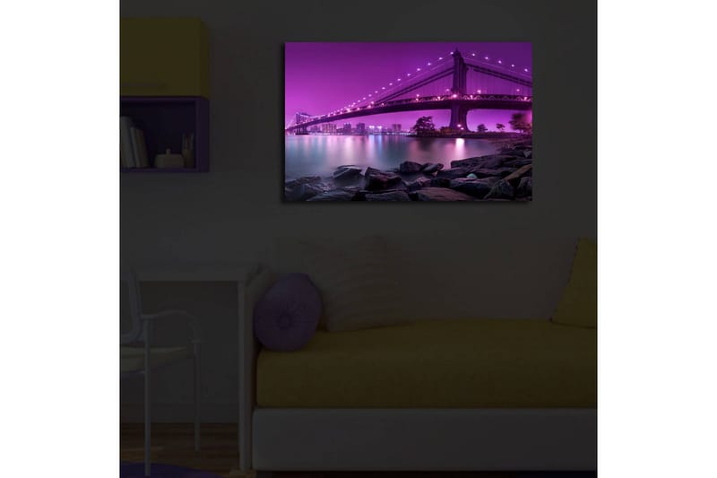 Canvas-taulu LED-valaistuksella 45x70 cm - Vaaleanvioletti silta tyynen veden pinnalla - Vaaleanvioletti / Tummanharmaa / Musta - Sisustustuotteet - Taulu & taide - Canvas-taulu