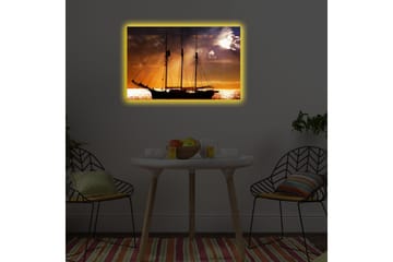 Canvas-taulu LED-valaistuksella 45x70 cm - Purjevene auringonlaskua vasten meren yllä - Oranssi / Musta / Kulta - Sisustustuotteet - Taulu & taide - Canvas-taulu